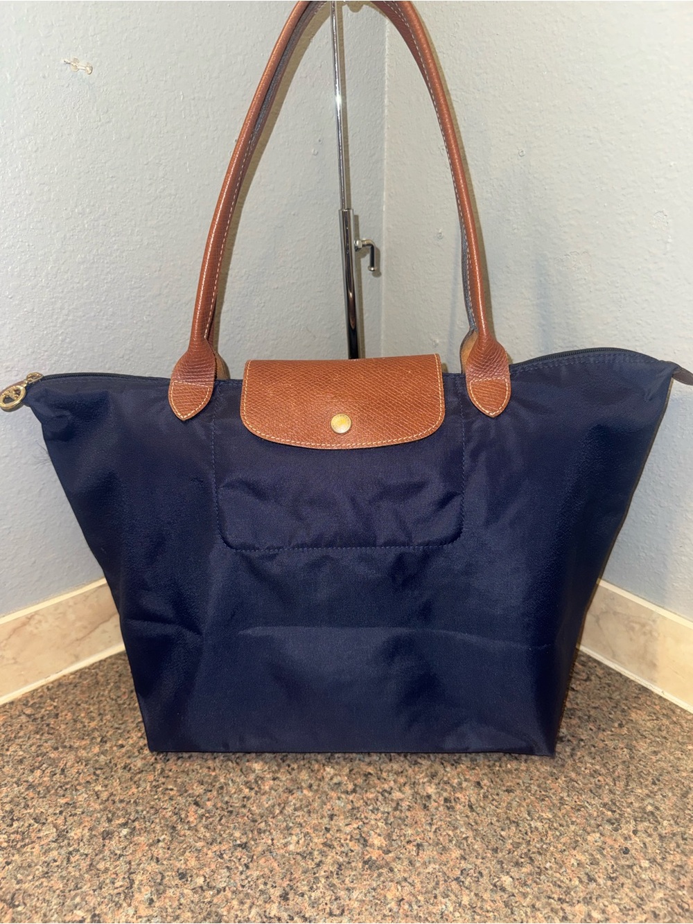 Longchamp Le Pliage shoulder tote Navy โ
AUTHENTICโ
